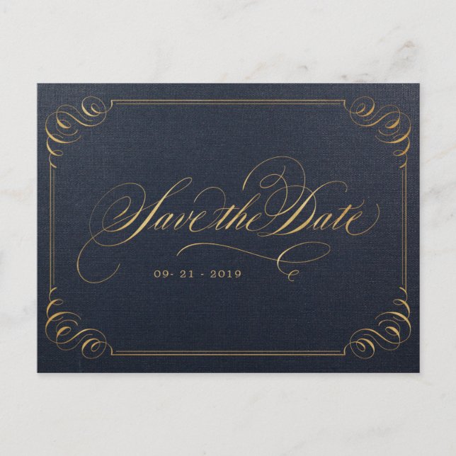 Edelkalligraphie Navy in Gold Save the Date Ankündigungspostkarte (Vorderseite)