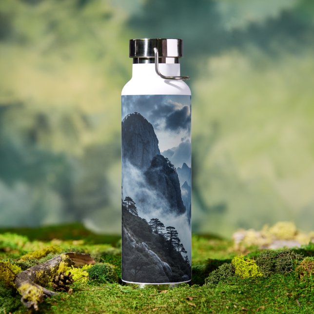 Edelstahl-Isolierwasserflasche mit nebliger  Trinkflasche (Außenbereich (gedreht))