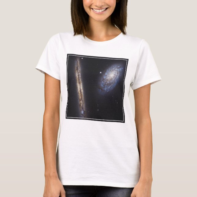 Edge-On Galaxy Ngc 4302 & Tilted Galaxy Ngc 4298 T-Shirt (Vorderseite)