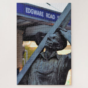Edgeware Road Station Statue - 20x30 - 1014 Stk. Puzzle