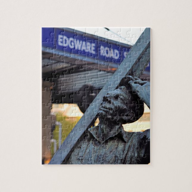 Edgeware Road Station Statue - 8x10 - 110 Stk. Puzzle (Vertikal)