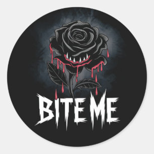 Edgy 'Bite Me' Gothic Rose Design Runder Aufkleber