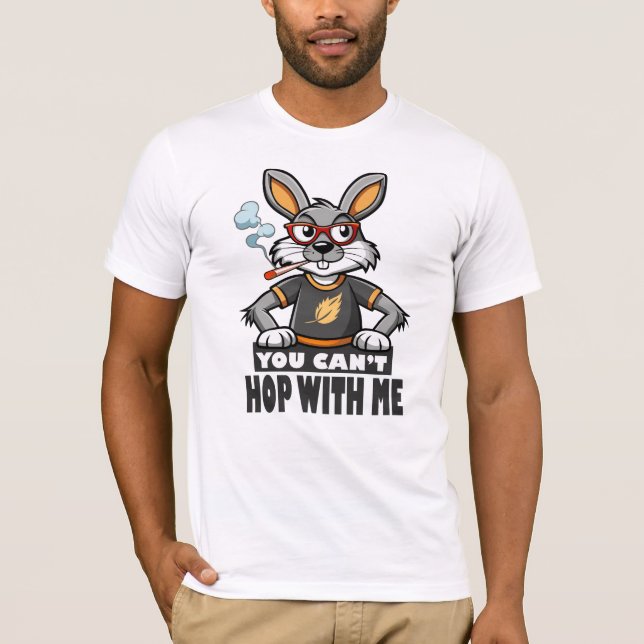 Edgy Cartoon Rabbit mit Brille und Zigarette T-Shirt (Vorderseite)