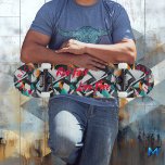 Edgy Graffiti mit dem Motto "Ride Fast Live Free" Skateboard<br><div class="desc">Dieses Skateboard zeichnet sich durch ein auffallendes graffiti-inspiriertes Design aus, das durch fett abstrakte Formen in Grau-, aquamarin- und Orangetönen geprägt ist. Das Motto "Ride Fast Live Free" in lebhaftem Rot hebt sich vor dem dynamischen Hintergrund ab und symbolisiert die Freiheit und das Adrenalin, das die Skater annehmen. Die rohen,...</div>