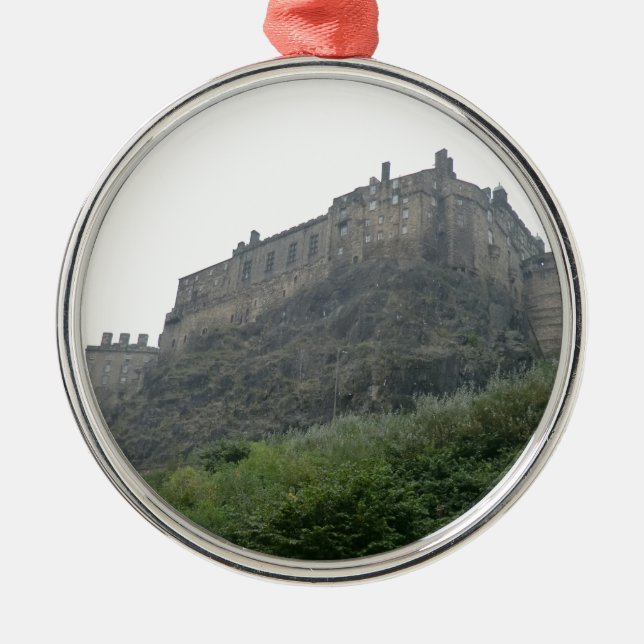 Edinburgh-Schloss im Nebel Ornament Aus Metall (Vorne)