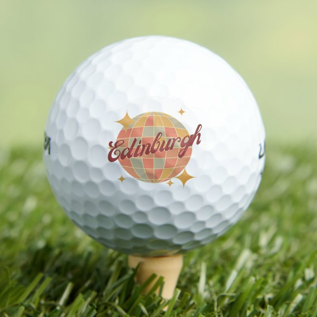 Edinburgh Scotland UK Feriendorf Retro Golfball (Von Creator hochgeladen)