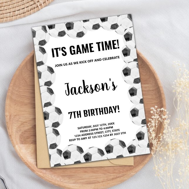 Editable Boys Sports Party Card mit modernem Ball Einladung (Black Soccer Invitations)