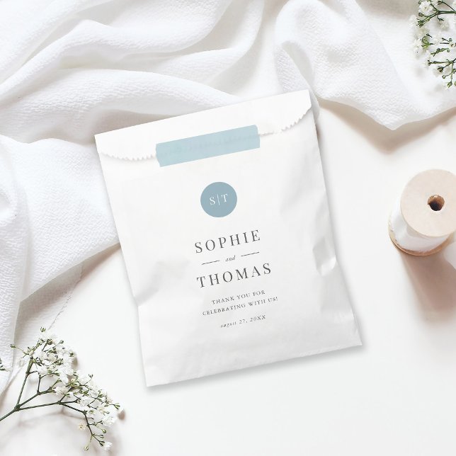 Editable Color Classic Round Monogram Wedding Geschenktütchen (Von Creator hochgeladen)