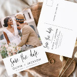 Editable Hand Letted White Save the Date Foto Postkarte<br><div class="desc">Modernes und elegantes Foto Save the Date Hochzeitskarte. Die Save the Date einladende Einladungskarte beinhaltet die Schrift "White Hand Lettered" und das schlichte und schlichte Design auf weißem Hintergrund,  mit dem Sie Ihre individuelle Verlobung Fotografie hinzufügen können.</div>