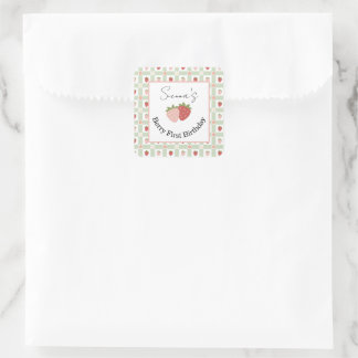 Editable Square Strawberry Gingham 1st Birthday Quadratischer Aufkleber
