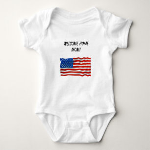 Editierbare American Flag Welcome Zuhause Mama Baby Strampler