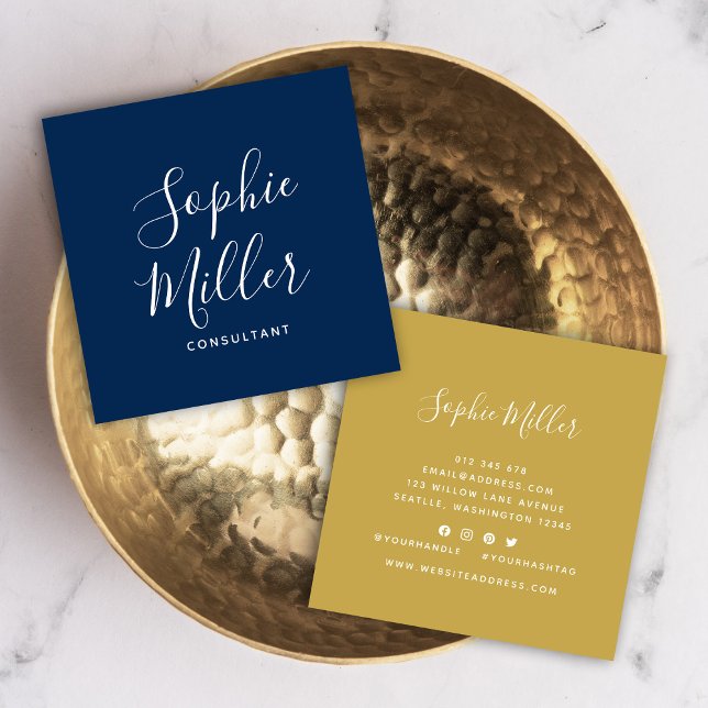 Editierbare Farben Kalligrafie Script Social Media Quadratische Visitenkarte (Von Creator hochgeladen)