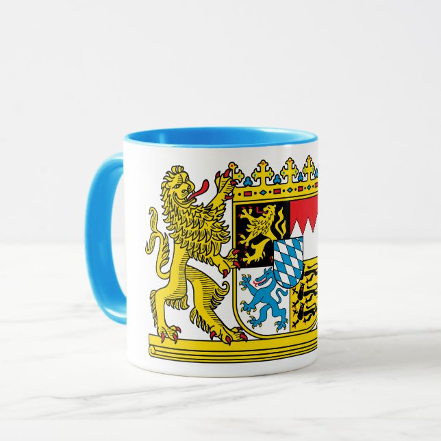 edle Tasse mit bayerischem Staatswappen (Vorderseite Links)
