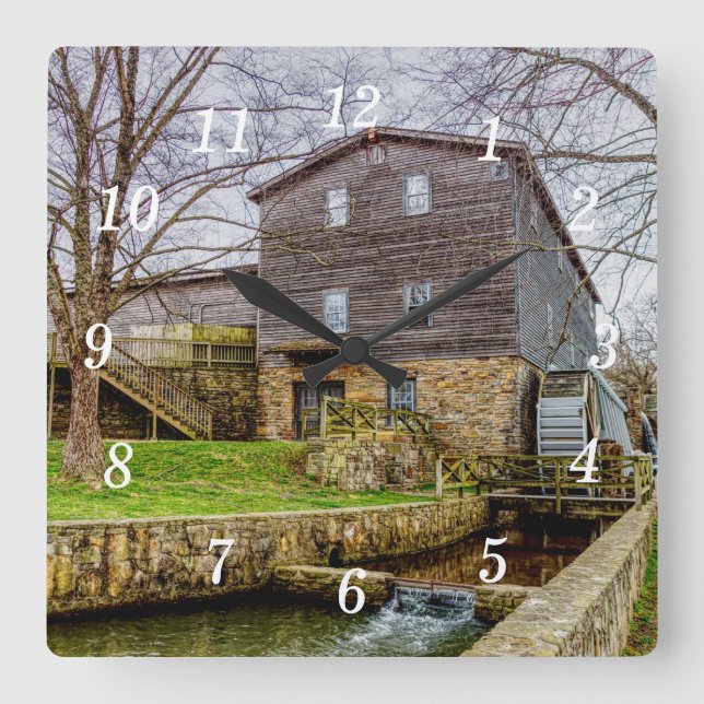 Edwards Mill Wall Clock Quadratische Wanduhr (Vorderseite)