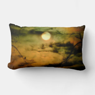 Eerie Autumn Moon Sky Lendenkissen