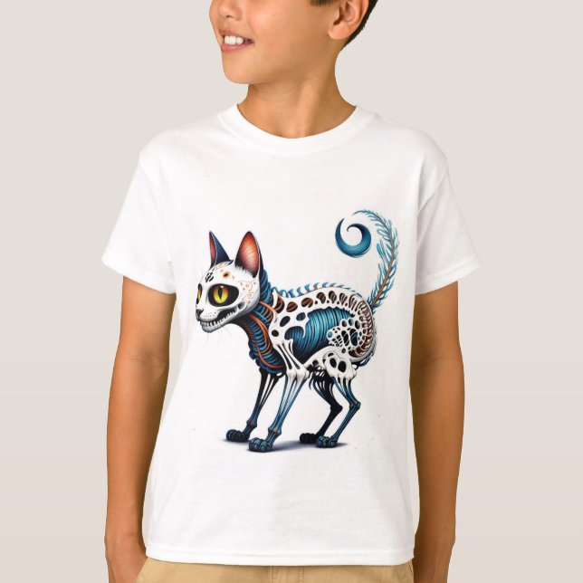 Eerie Cat-Skull Fusion - Detaillierte Kunst T-Shirt (Vorderseite)