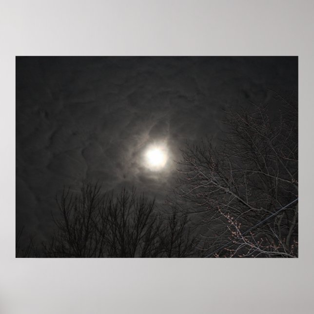 Eerie Moon in Clouds Poster (Vorne)
