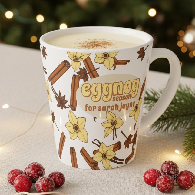 Eggnog Season Personalisiert gemütliche Latte Tass Milchtasse (A cozy eggnog season latte mug with space for your name)