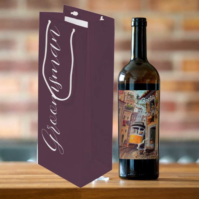 Eggplant Stylized Script Wedding Trauzeuge Geschenktüte Für Weinflaschen (In Situ)
