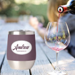 Eggplant Stylized Wedding Trauzeuge Name<br><div class="desc">Gönnen Sie Ihrem Hochzeitsreisenden einen Trauzeuge mit diesem personalisierten Edelstahl-Edelstahlwascher,  der in einem weißen,  ovalen Design in einem stilisierten Drehbuch seinen Namen trägt. Hintergrundfarbe und Skript ist eggplant. Ideal auch für eine Junggeselle! Personalisieren Sie Ihren Weinwäscher,  indem Sie den Namen mit dem gewünschten Namen bearbeiten und ersetzen.</div>