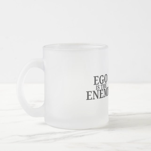 Ego ist der Feind Minimalist-Tastatur-Matte Tasse (Links)