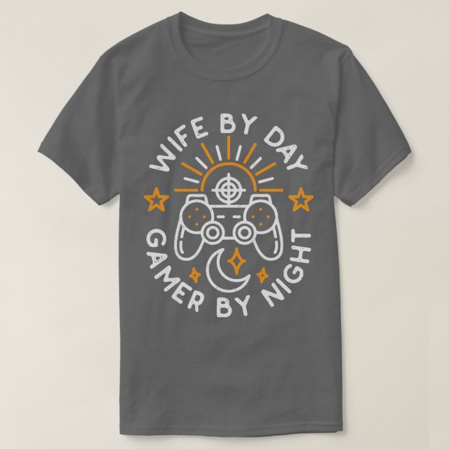 Ehefrau durch Game für Nachtspiele T-Shirt (Design vorne)
