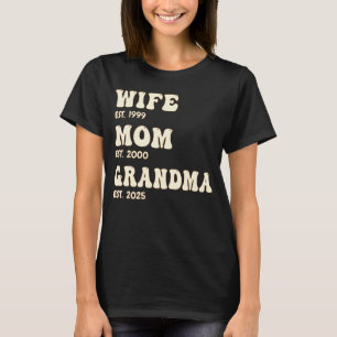 Ehefrau Mama Oma Personalisiert Est. Years Groovy T-Shirt