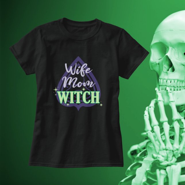 Ehefrau Mama Witch Funny Lila Green Halloween Zita T-Shirt (Von Creator hochgeladen)