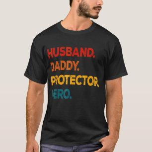 Ehemann Daddy Beschützer Held Vatertag Vintage T-Shirt