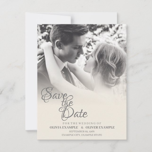 Ehepaar küssen in Monochrome Save The Date (Vorderseite)
