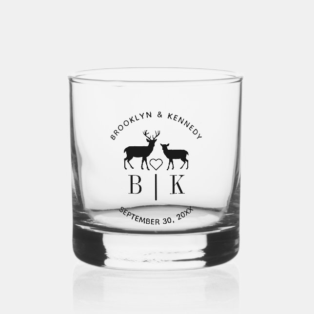 Ehepaar Name Deer Monogram Rustic Country Wedding Whiskyglas (Vorderseite)