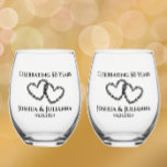 Ehepaare Name 50. Jubiläum Geschenk Original Herz Weinglas Ohne Stiel<br><div class="desc">Mit dieser stilvollen Jubiläumsbrille schaffen Sie einen sinnvollen Sake. Personalisieren Sie die Brille mit dem Namen der Paare und dem Hochzeitstag. Einfache, elegante Drehbuchausgabe "50 Jahre feiern", kann für ein weiteres Jubiläumsjahr auf beliebig viele Sprichworte geändert werden. Zwei miteinander verflochtene, handgearbeitete Herzen geben eine originelle romantische Touch. Dies ist ein...</div>
