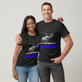 Ehre in jedem schwarzen Faden T-Shirt