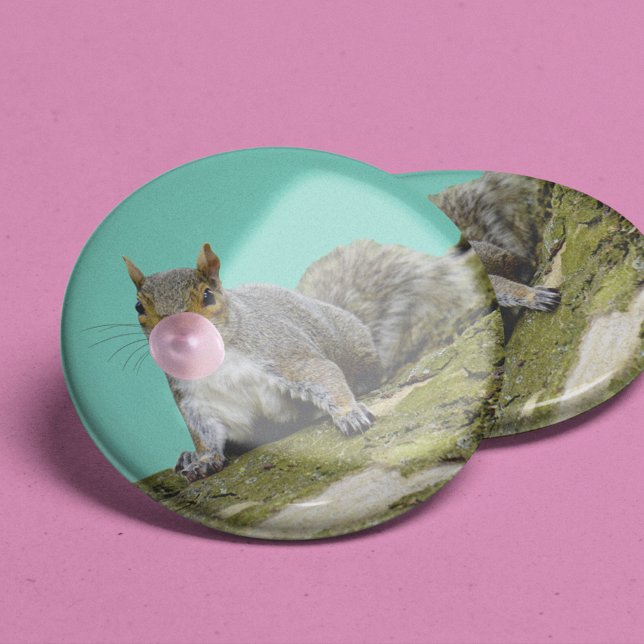 Eichhörnchen bläst Bubblegum Blase Animal Foto Button (Von Creator hochgeladen)