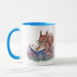 Eichhörnchen, das Buch in einem Bed of Blume liest Tasse
