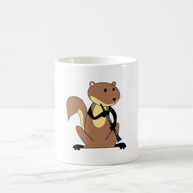 Eichhörnchen, das den Clarinet spielt Kaffeetasse (Mittel)