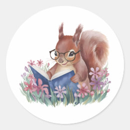 Eichhörnchen, das ein Buch liest, eingebettet in B Runder Aufkleber