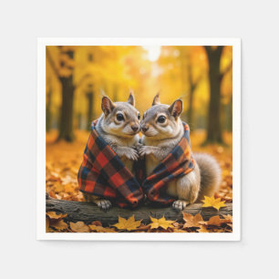 Eichhörnchen knurren unter einer Karierten Decke Serviette
