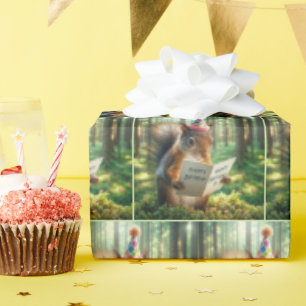 Eichhörnchen liest eine Geburtstagskarte Geschenkpapier