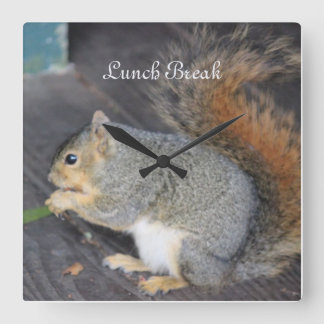 Eichhörnchen "Lunch Break" Quadratische Wanduhr