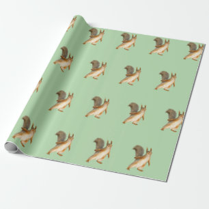 Eichhörnchen mit buschigem Schwanz stehend Geschenkpapier