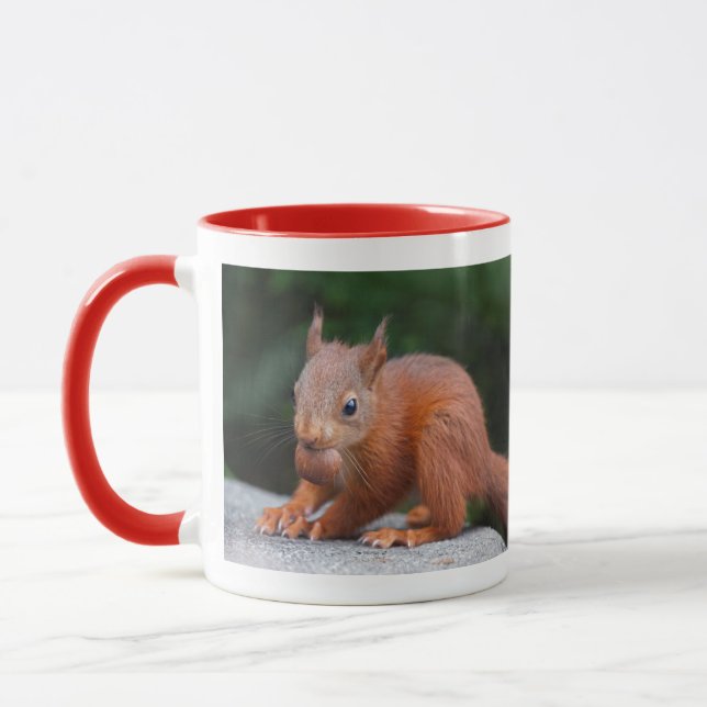 Eichhörnchen mit Nut-Tasse Tasse (Links)