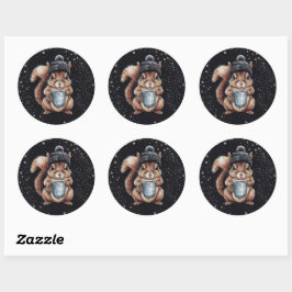 Eichhörnchen mit Tasse und Schnee „Stay Warm“ Runder Aufkleber