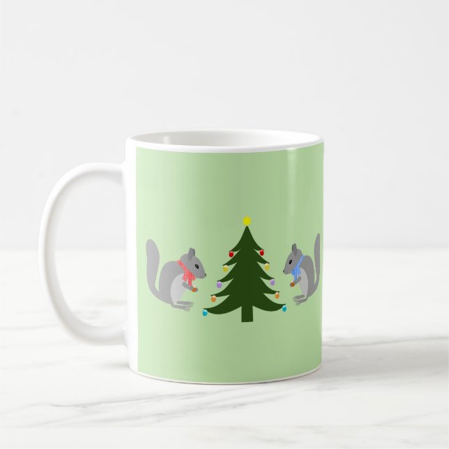Eichhörnchen mit Weihnachtsbaum Kaffeetasse (Links)
