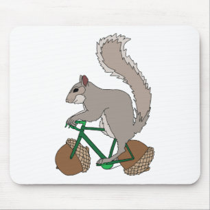 Eichhörnchen-Reitfahrrad mit Eichel-Rädern Mousepad