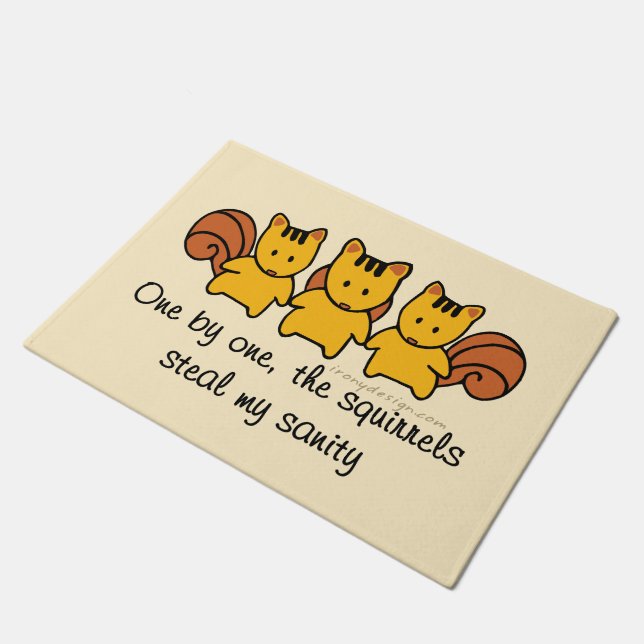 Eichhörnchen stehlen meinem Verstand Funny Sprichw Fußmatte (Schrägansicht)