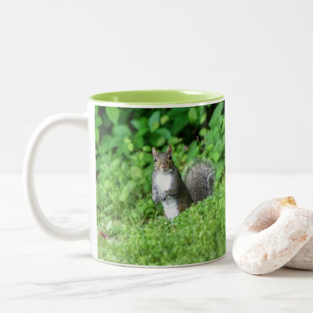 Eichhörnchen Zweifarbige Tasse (Mit Donut)