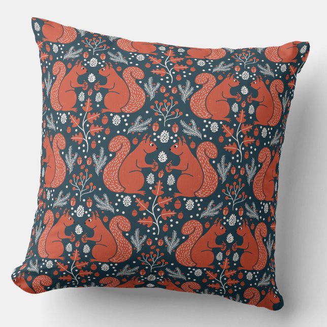 Eichhörnchenwald Waldmuster Kissen (Squirrels in the Forest woodland art throw pillow)
