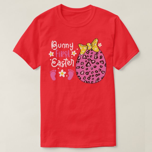 Eier Leopard Ostertag Schwangerschaft Bunny First  T-Shirt (Design vorne)