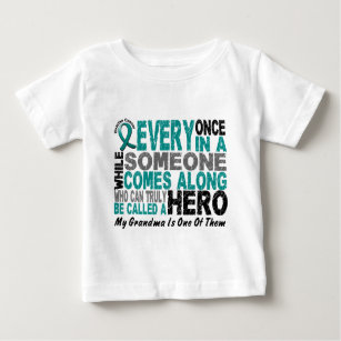 Eierstockkrebs-Held kommt entlang GROSSMUTTER Baby T-shirt